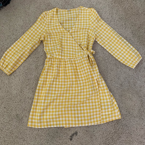 [Old Navy] Gingham Wrap Dress - Picture 2 of 8